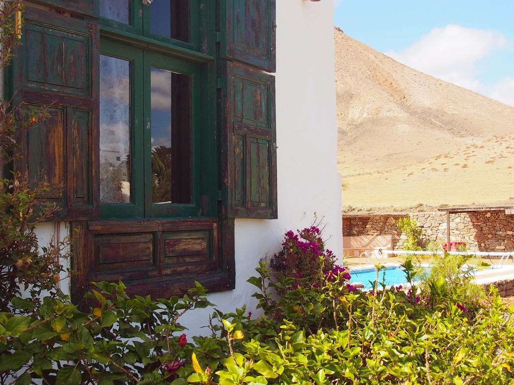 La Casa Caldera Guest House Femes Bagian luar foto
