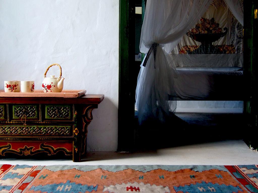 La Casa Caldera Guest House Femes Bagian luar foto