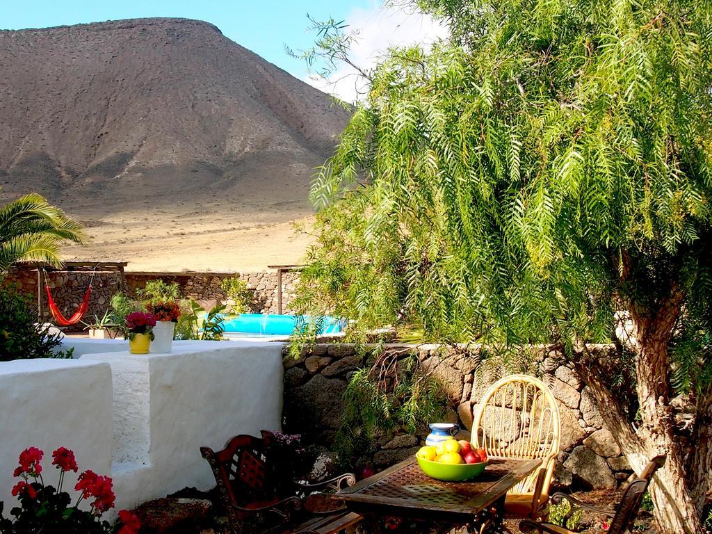 La Casa Caldera Guest House Femes Bagian luar foto