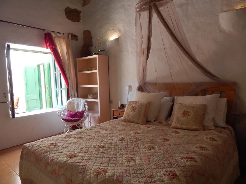 La Casa Caldera Guest House Femes Bagian luar foto