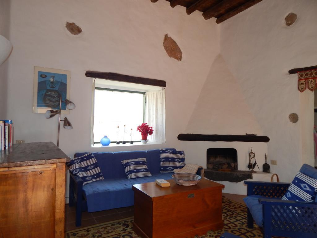 La Casa Caldera Guest House Femes Bagian luar foto