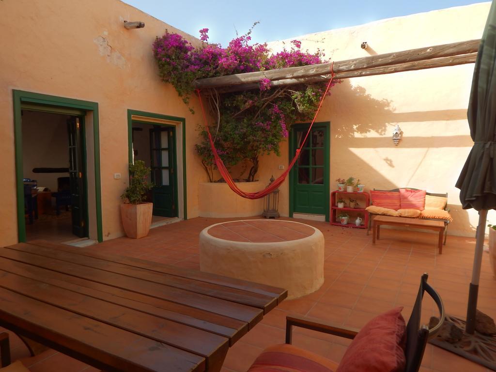 La Casa Caldera Guest House Femes Bagian luar foto