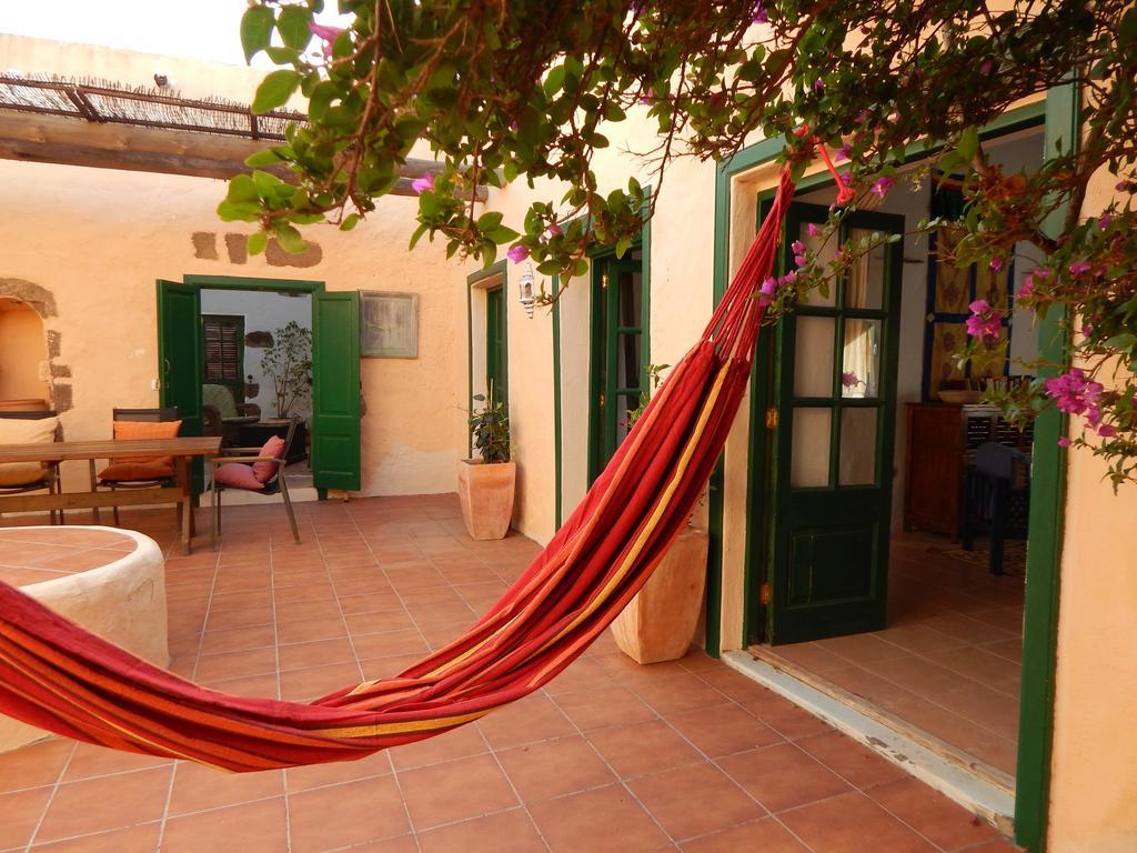 La Casa Caldera Guest House Femes Bagian luar foto