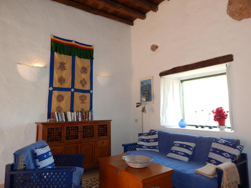 La Casa Caldera Guest House Femes Bagian luar foto