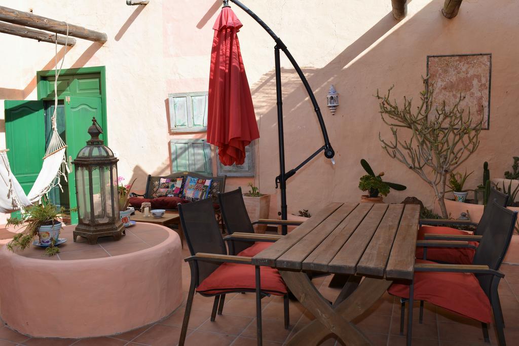 La Casa Caldera Guest House Femes Bagian luar foto