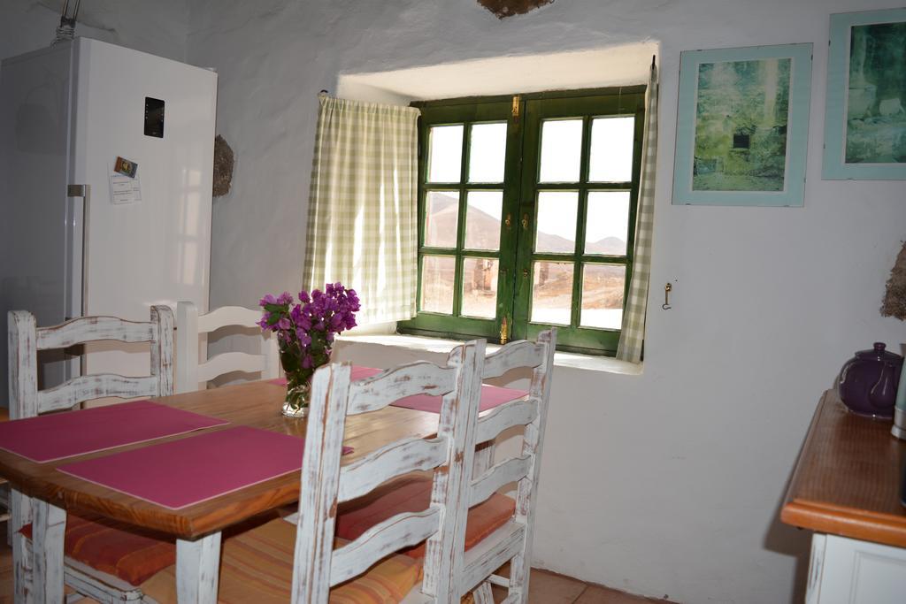 La Casa Caldera Guest House Femes Bagian luar foto