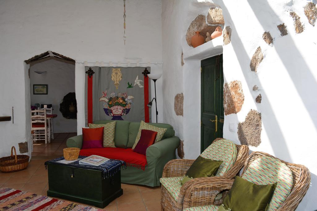 La Casa Caldera Guest House Femes Bagian luar foto
