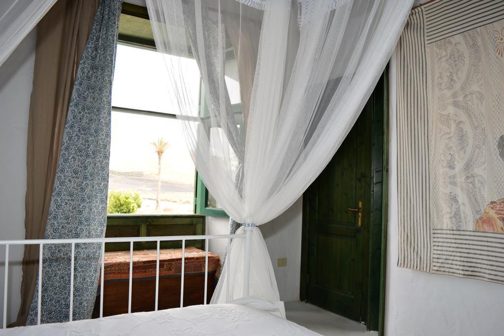 La Casa Caldera Guest House Femes Bagian luar foto