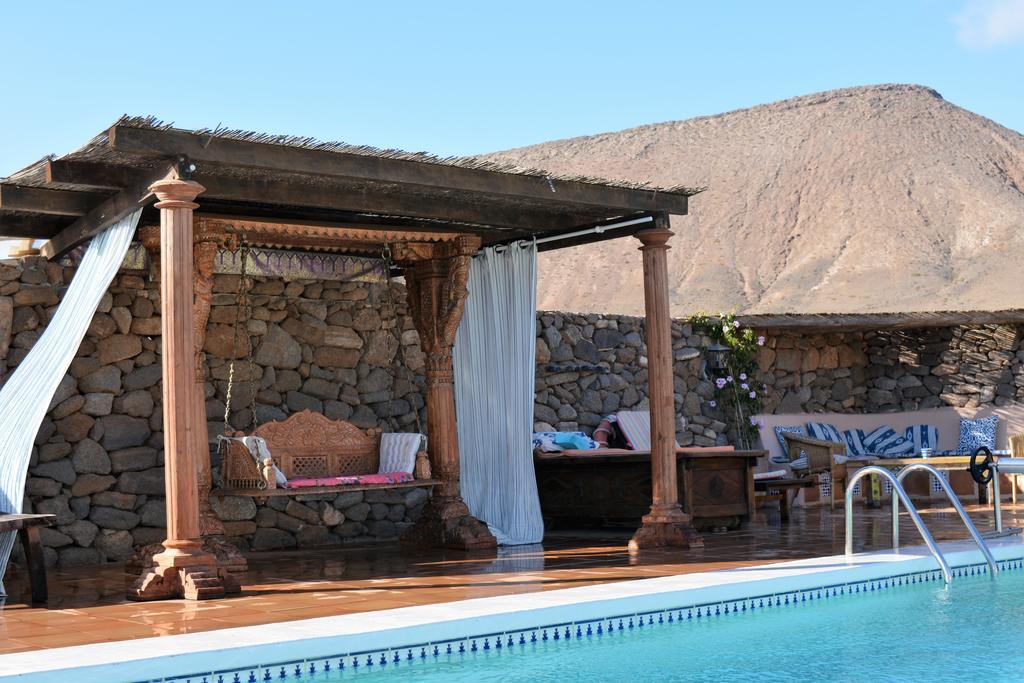 La Casa Caldera Guest House Femes Bagian luar foto