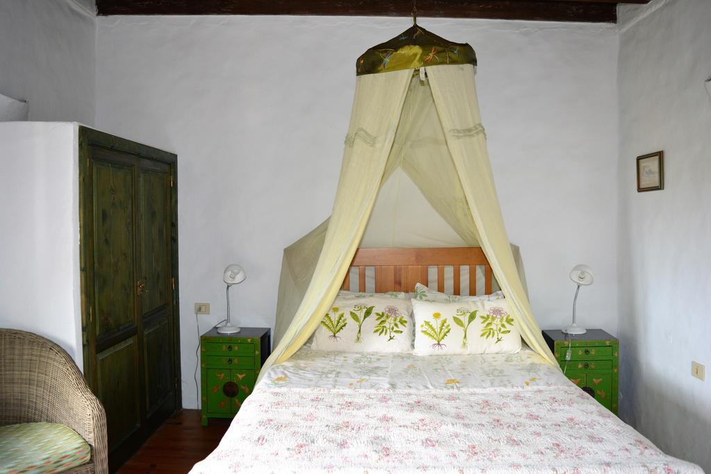 La Casa Caldera Guest House Femes Bagian luar foto