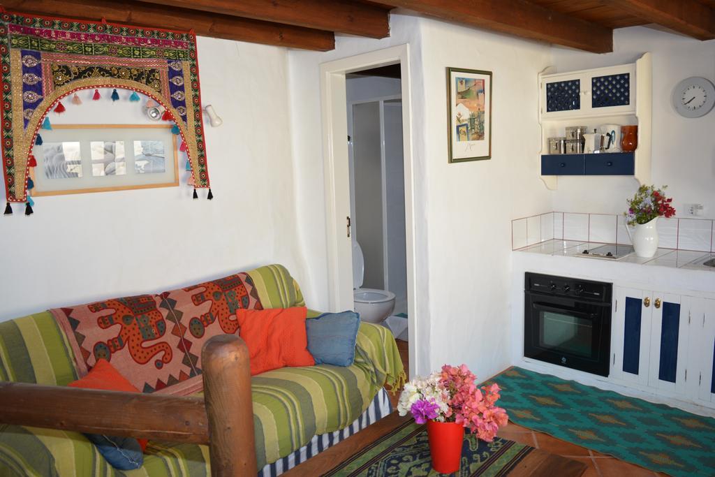 La Casa Caldera Guest House Femes Bagian luar foto