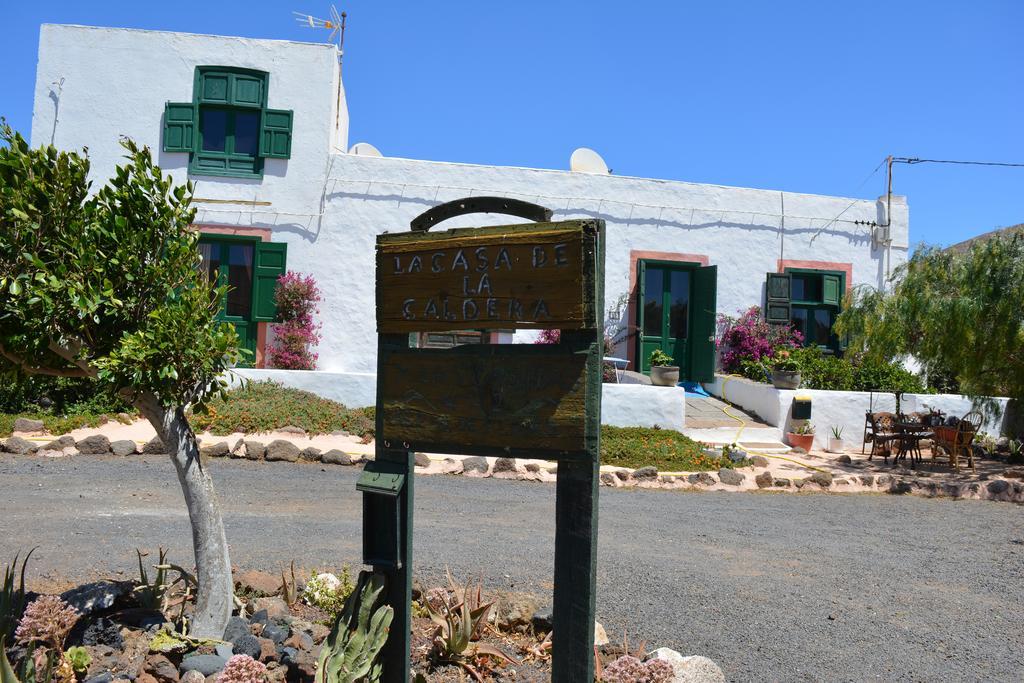 La Casa Caldera Guest House Femes Bagian luar foto
